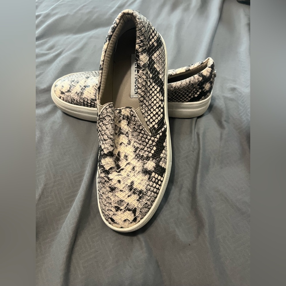Steve Madden Sneake Print Slip On Sneakers